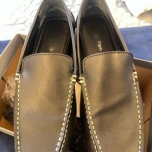 Beautiful Calvin Klein Men's Black Loafers size 9/42. Great condition with style